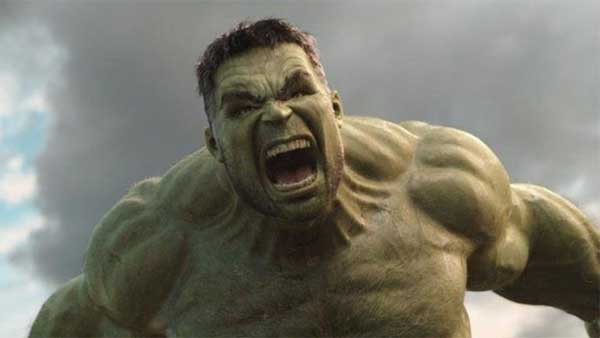 சூப்பர் ஹீரோக்களுக்கு சூப்பர் பவர் கிடைக்க காரணமாக இருந்த சூப்பர் கார்கள்...