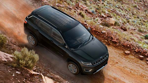 ஜீப் காம்பஸ் எஸ்யூவியின் பிளாக் பேக் எடிசன் விற்பனைக்கு அறிமுகம்!