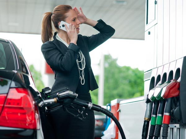 பெட்ரோல் விலை உயர்வின் பின்னால் ஒரு சிதம்பர ரகிசயம்…. மக்கள் பணத்தை கொள்ளையடிப்பது யார் தெரியுமா?