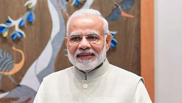 பிரதமர் மோடியிடம் சொந்தமாக ஒரு கார் பைக் என எந்த விதமான வாகனமும் இல்லை என்ற தகவல் தற்போது வெளியாகியுள்ளது. மேலும் அவரது சொத்து மதிப்பு சுமார் ரூ 2 கோடி தான் இருக்கும் எனவும் அவருக்கு சொந்தமாக ஒரே ஒரு வீடுதான் இருக்கிறது என்ற தகவல்கள் வெளியாகியுள்ளது.