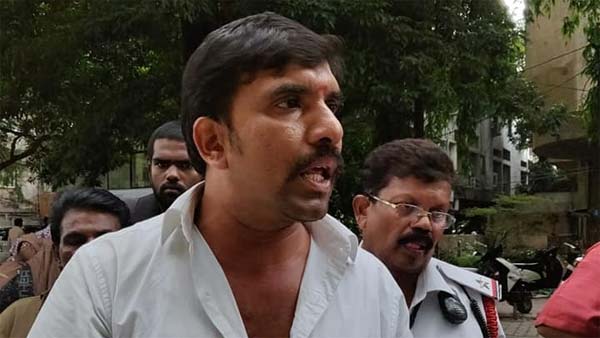 நடுரோட்டில் கைக்குழந்தையை இறக்கவிட்ட ஓலா டிரைவர்