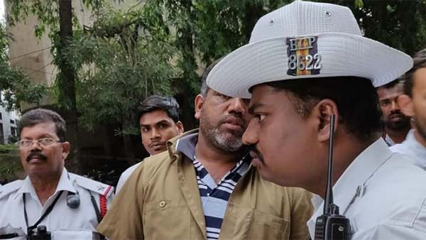 நடுரோட்டில் கைக்குழந்தையை இறக்கவிட்ட ஓலா டிரைவர்