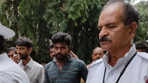 நடுரோட்டில் கைக்குழந்தையை இறக்கவிட்ட ஓலா டிரைவர்