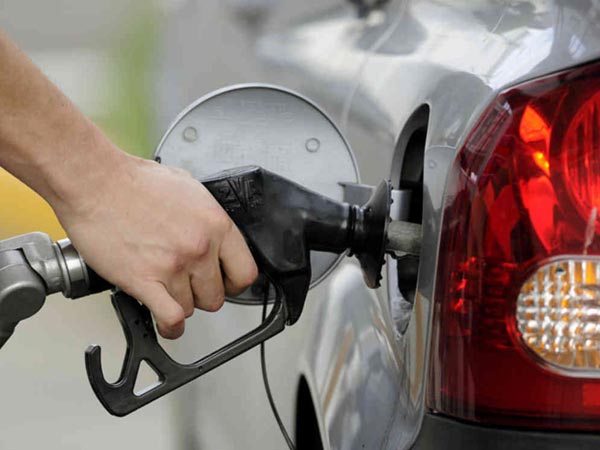 பெட்ரோலை ரூ.55க்கும், டீசலை ரூ.50க்கும் விற்பனை செய்ய முடியும்.. அமைச்சர் நிதின் கட்கரி பேச்சு