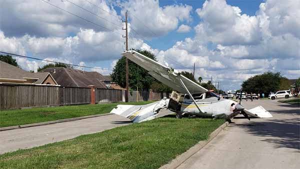 விமானம் மோதியும் சிறு கீறல் இன்றி உயிர் தப்பிய குடும்பம்.. இந்த காரின் பாதுகாப்பு அம்சங்கள் அப்படி..