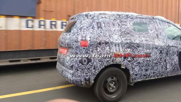 ரெனோ க்விட் அடிப்படையிலான குட்டி எம்பிவி காரின் ஸ்பை படங்கள்!!