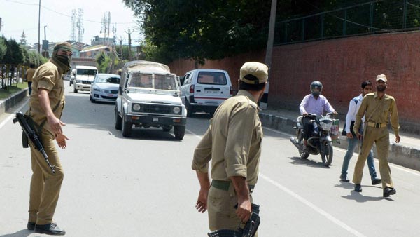 ரூ 360 கோடிக்கு வாடகைக்கு கார் வாங்கிய டில்லி அரசு… ஆமா பெட்ரோல் யாரு போட்டது?