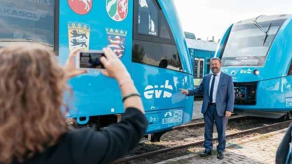 உலகின் முதல் ஹைட்ரஜன் பியூயல் ரயில் அறிமுகம்