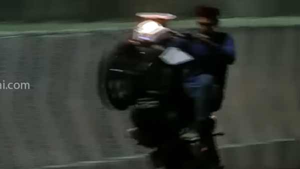 ரேஸ் ஓட்டிகளை “நொறுக்கிய” போலீஸ்…! கெத்து எல்லாம் வெத்து தானது..!