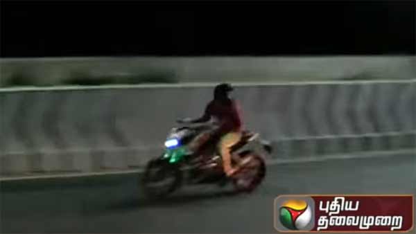 ரேஸ் ஓட்டிகளை “நொறுக்கிய” போலீஸ்…! கெத்து எல்லாம் வெத்து தானது..!