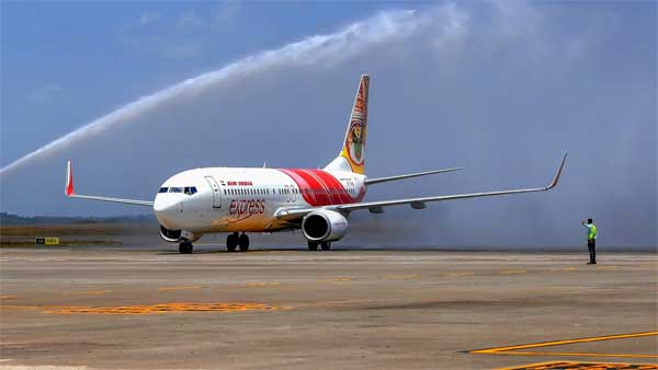 நூலிழையில் உயிர் தப்பிய 160 பயணிகள்.. திருச்சி விமான நிலையத்தில் திக்.. திக்.. நிமிடங்கள்...