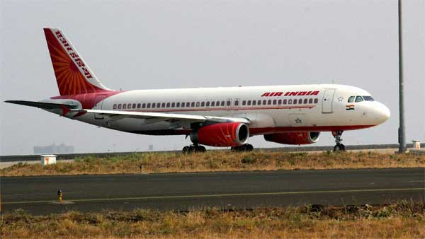 நூலிழையில் உயிர் தப்பிய 160 பயணிகள்.. திருச்சி விமான நிலையத்தில் திக்.. திக்.. நிமிடங்கள்...