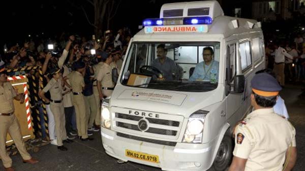 குழந்தையின் உயிரை காப்பாற்ற 350 கிலோ மீட்டரை 250 நிமிடத்தில் கடந்த ஆம்புலன்ஸ் டிரைவர்..! பரபரப்பான திக்.. திக்.. நிமிடங்கள்..!