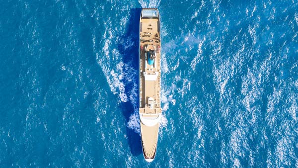 சகல வசதிகளுடன் கூடிய இந்தியாவின் முதல் உல்லாச கப்பல் நாளை முதல் இயக்கம்.. டிக்கெட் விலை குறைவுதான்