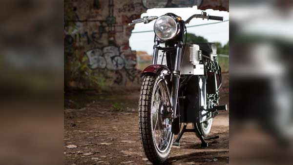 இந்திய ராணுவம் பயன்படுத்திய புல்லட்டை எலெக்ட்ரிக் பைக்காக மாற்றி 2,000 கிமீ பயணிக்கும் இளைஞர்கள்!