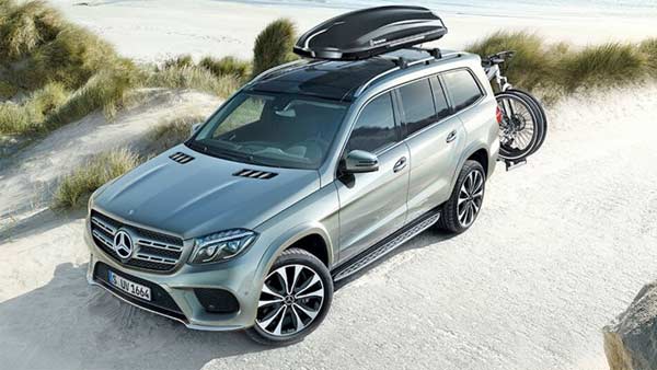 தீபாவளியை முன்னிட்டு 1,600 ஊழியர்களுக்கு கார், வீடு பரிசு.. இன்ப அதிர்ச்சி அளித்த வைர வியாபாரி..