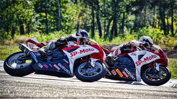 பைக் சாகசத்தில் ஈடுபட்ட இளைஞர்களை வெளுத்து வாங்கிய போலீசார்.. தல இந்த டிரிப் அடி கொஞ்சம் ஓவரோ?