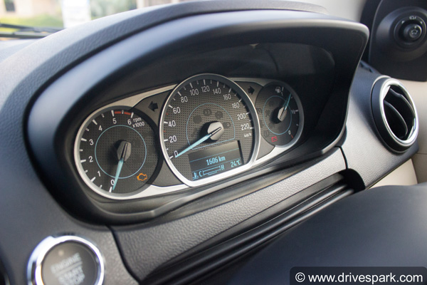 புதிய ஃபோர்டு ஆஸ்பயர் காரின் டெஸ்ட் டிரைவ் ரிப்போர்ட்!