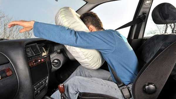 இன்னோவா கார்களின் ஏர் பேக்குகளை குறி வைத்து கைவரிசை காட்டும் கொள்ளை கும்பல்.. பகீர் தகவல்கள்