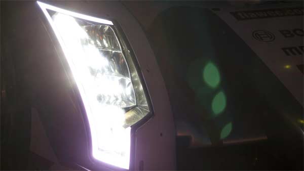 உங்கள் காரில் உள்ள ஹெட்லைட்கள் பற்றி உங்களுக்கே தெரியாத பல விஷயங்களை தெரிஞ்சிக்கோங்க...