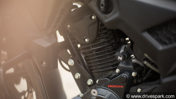 புதிய ஹோண்டா எக்ஸ் பிளேடு பைக்கின் டெஸ்ட் டிரைவ் ரிப்போர்ட்!