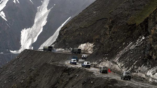 சீனாவுக்கு செக் வைக்க உலகின் ரயில் பாதையை அமைக்கும் இந்தியா!