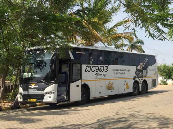 அரசு பஸ்ஸை குரங்கு ஓட்டி சென்றதால் உயிரை கையில் பிடித்தபடி பயணித்த மக்கள்.. திக்.. திக்.. வீடியோ..