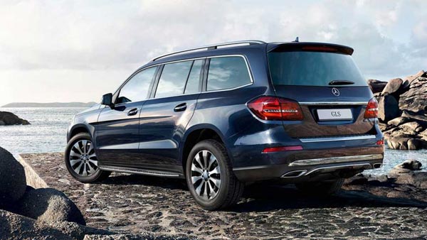 மோடியின் வழியை பின்பற்றும் பாகிஸ்தான் பிரதமர் இம்ரான்கான்.. ஆரம்பத்திலேயே பாடம் புகட்டிய மக்கள்