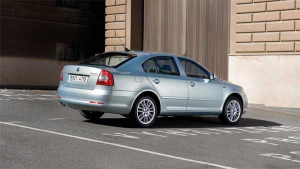 கார் ஓனரிடம் ரூ.1.68 லட்சம் சுருட்ட முயன்ற டீலர்.. வெறும் ஆயிரம் ரூபாயில் பழுதை சரி செய்த மெக்கானிக்