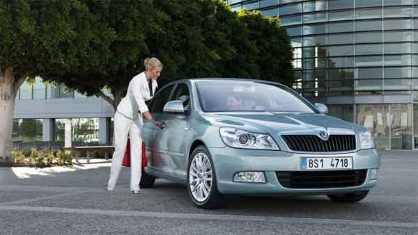 கார் ஓனரிடம் ரூ.1.68 லட்சம் சுருட்ட முயன்ற டீலர்.. வெறும் ஆயிரம் ரூபாயில் பழுதை சரி செய்த மெக்கானிக்