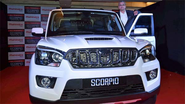 கார் உரிமையாளரிடம் நூதன முறையில் 1.09 லட்ச ரூபாயை சுருட்டிய ஷோரூம் ஊழியர்கள்.. உஷார்