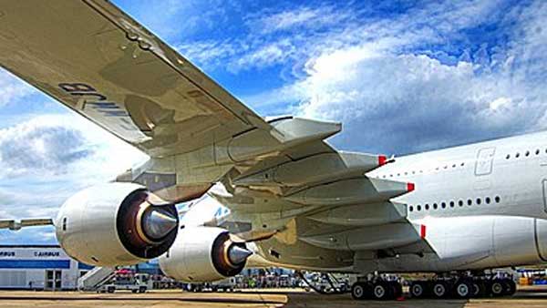 உலகின் விலை உயர்ந்த கார்கள், சொந்த விமானங்கள், கப்பல்கள் வைத்திருக்கும் கோடீஸ்வரரை பற்றி தெரியுமா?