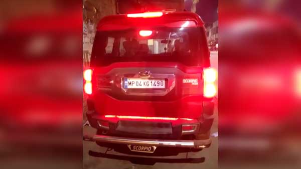 கண் அடித்து காதல் செய்யும் ஸ்கார்ப்பியோ கார்… நீங்களும் இதை விரும்பலாம்…