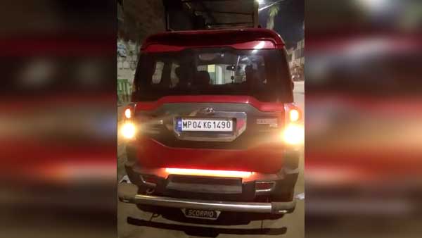 கண் அடித்து காதல் செய்யும் ஸ்கார்ப்பியோ கார்… நீங்களும் இதை விரும்பலாம்…