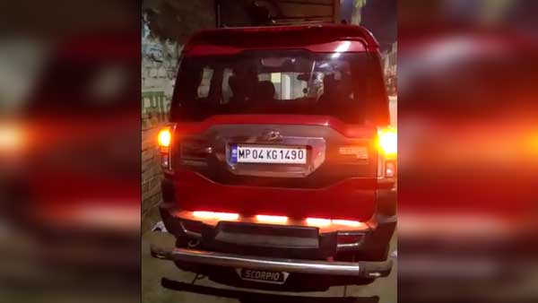 கண் அடித்து காதல் செய்யும் ஸ்கார்ப்பியோ கார்… நீங்களும் இதை விரும்பலாம்…