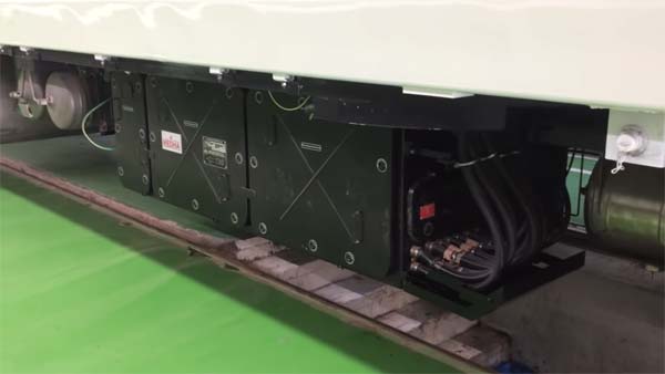 மின்னல் வேகத்தில் சீறி பாயும் “ரயில்-18” சென்னையில் தயாரிப்பு…! வைபை, சிசிடிவி என ஏராளமான வசதிகள்..! 