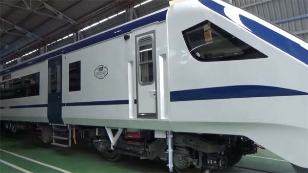 160 கிமீ வேகத்தில் செல்லும் இந்தியாவின் முதல் 'செமி' புல்லட் ரயில் அறிமுகம்!
