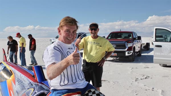 800 கி.மீ. வேகத்தில் சீறி பாய்ந்த உலகின் அதிவேகமான கார்.. அசர வைக்கும் வீடியோ..!