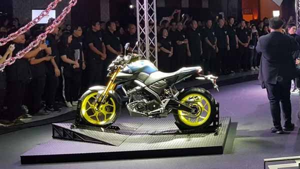 பல்சர், அப்பாச்சிக்கு போட்டியாக மிரட்டலான புதிய பைக்கை களமிறக்கும் யமஹா.. கலக்கத்தில் பஜாஜ், டிவிஎஸ்..