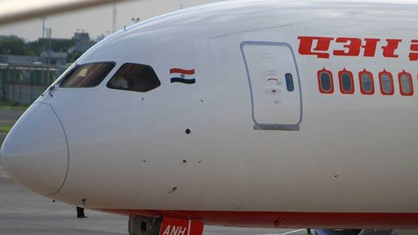 குடிபோதையில் விமானத்தை ஓட்ட முயன்ற பைலட், அதிகாரிகள் சுதாரித்தால் பெரும் விபத்து தவிர்ப்பு..!