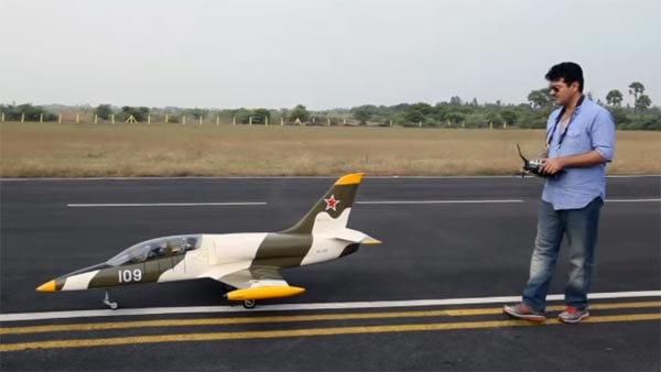 பிஸியான நேரத்திலும் தல அஜீத் ஜெர்மனி சென்றதற்கு காரணம் இதுதான்... கொண்டாடி மகிழும் ரசிகர்கள்...