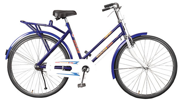 பெட்ரோல் விலை உயர்வு.. மோடியை கிண்டல் அடிக்க மருமகனுக்கு வித்தியாசமான சீதனம் வழங்கிய மாமனார்..