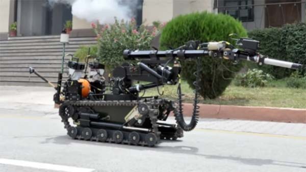 மாருதி 800 கார் இன்ஜினுடன் இந்திய ராணுவத்திற்கு நவீன பைக்.. படிப்பை பாதியில் கைவிட்டு சாதித்த இளைஞர்