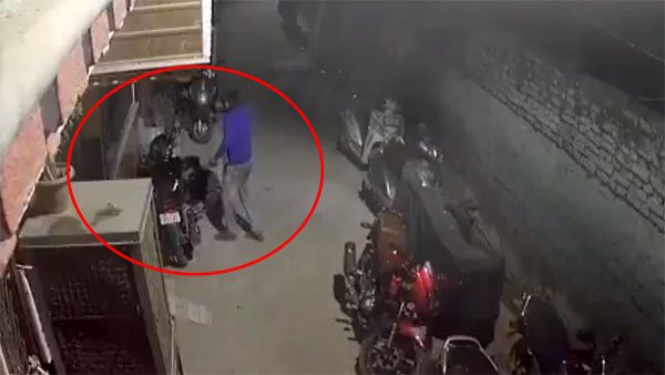 பட்டாசு பழைய ஸ்டைல்... தீபாவளிக்கு 18 வாகனங்களை தீ வைத்து கொளுத்திய வாலிபர்... வைரல் வீடியோ...