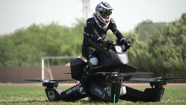 பறக்கும் பைக்கில் கெத்தாக உலா வரும் துபாய் போலீசார்... ஏக்க பெருமூச்சு விடும் நம்ம ஊரு காக்கிகள்...