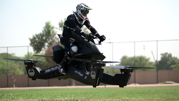 பறக்கும் பைக்கில் கெத்தாக உலா வரும் துபாய் போலீசார்... ஏக்க பெருமூச்சு விடும் நம்ம ஊரு காக்கிகள்...