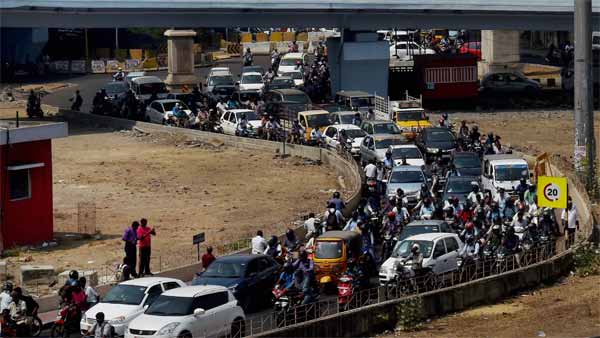 டேய் தம்பி... உனக்கு சீன் போட வேற வழியே தெரியலயா…! உசுர விட பாத்தியே…!