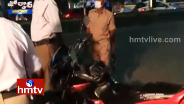 செல்போனில் பேசி கொண்ட பைக் ஓட்டியவருக்கு ரூ 31,556 அபராதம், அதிரடி வசூல் வேட்டையில் இறங்கிய போலீஸ்..! 