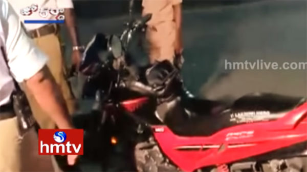 செல்போனில் பேசி கொண்ட பைக் ஓட்டியவருக்கு ரூ 31,556 அபராதம், அதிரடி வசூல் வேட்டையில் இறங்கிய போலீஸ்..! 