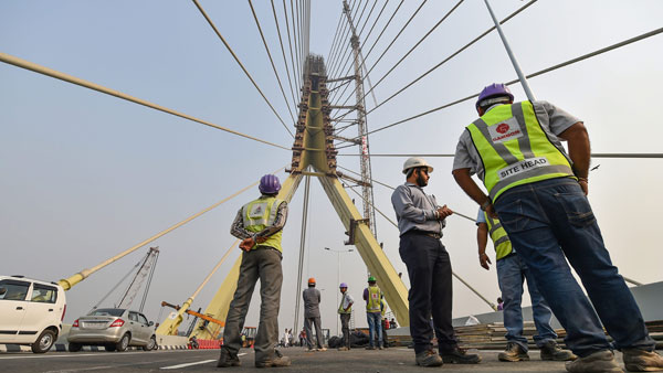 இந்திய பொறியியல் வல்லமையை பரைசாற்றும் சிக்னேச்சர் பாலம்: சுவாரஸ்யத் தகவல்கள்!